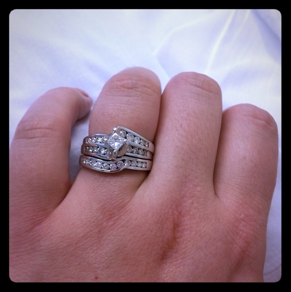 Custom wedding band set